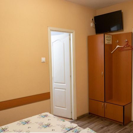 Hotel Tranzit Одорхею-Секуйеск Экстерьер фото