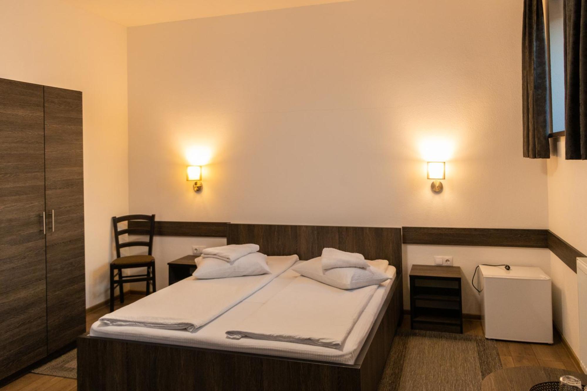 Hotel Tranzit Одорхею-Секуйеск Экстерьер фото