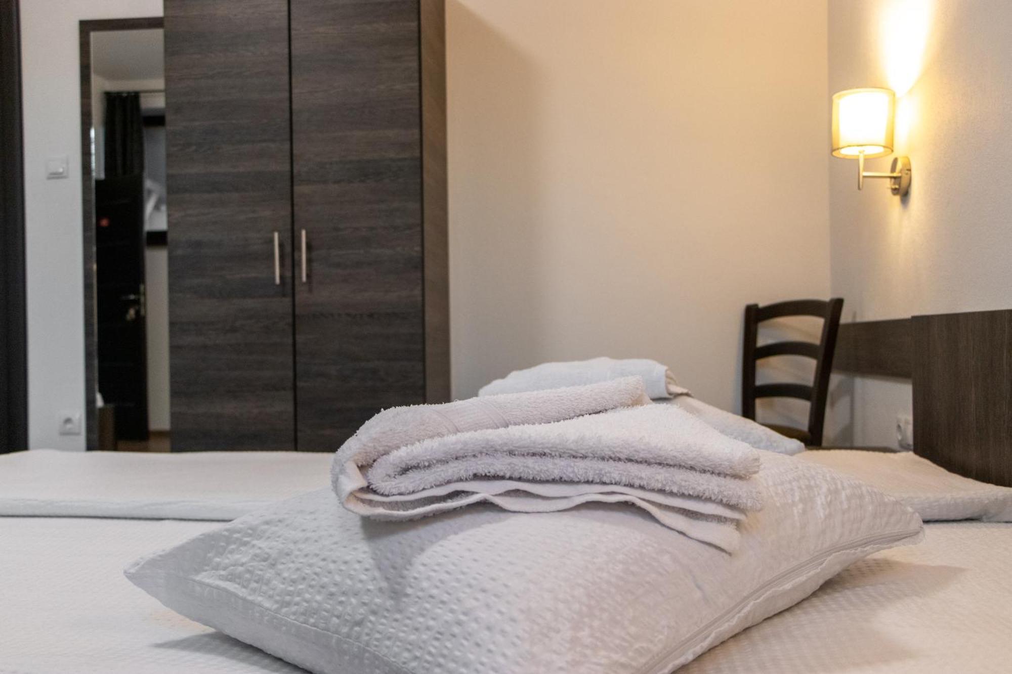 Hotel Tranzit Одорхею-Секуйеск Экстерьер фото